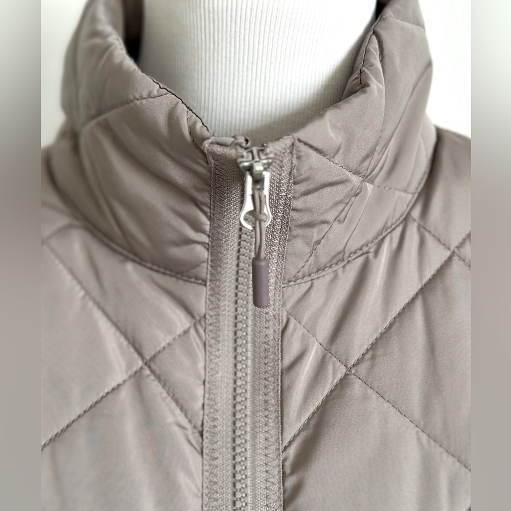 Free Country Diamond Quilted Packable Puffer Taupe Gray Size M NWT - Picture 3 of 13